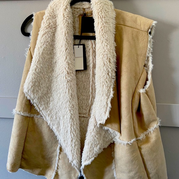 Fleece lined vest - Picture 1 of 1